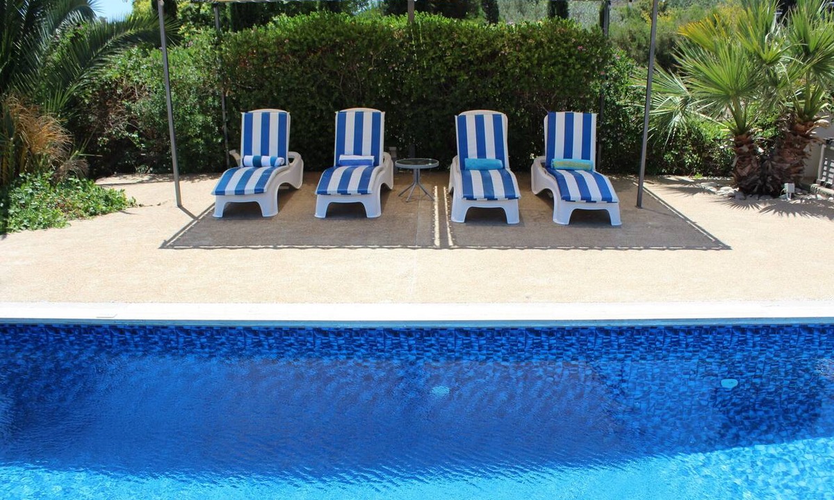 Pentakomo House | 1-bedroom bungalow Limassol Countryside Tranquil Getaway Shared Pool Near Beach