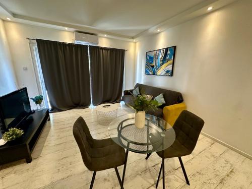 Agios Tychon Apartment | 1-bedroom duplex 100m by the sea