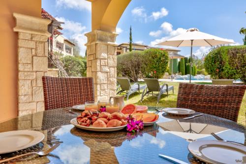 Aphrodite Hills Apartment | 2 bedroom Apartment Asulon with communal pools, Aphrodite Hills Resort