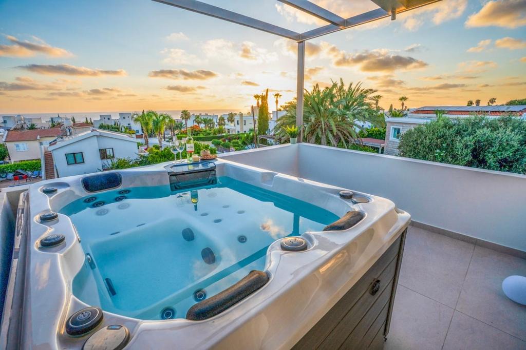 Chlorakas Apartment | 250m to Beach - Private Hot Tub - 2 Terraces - BBQ