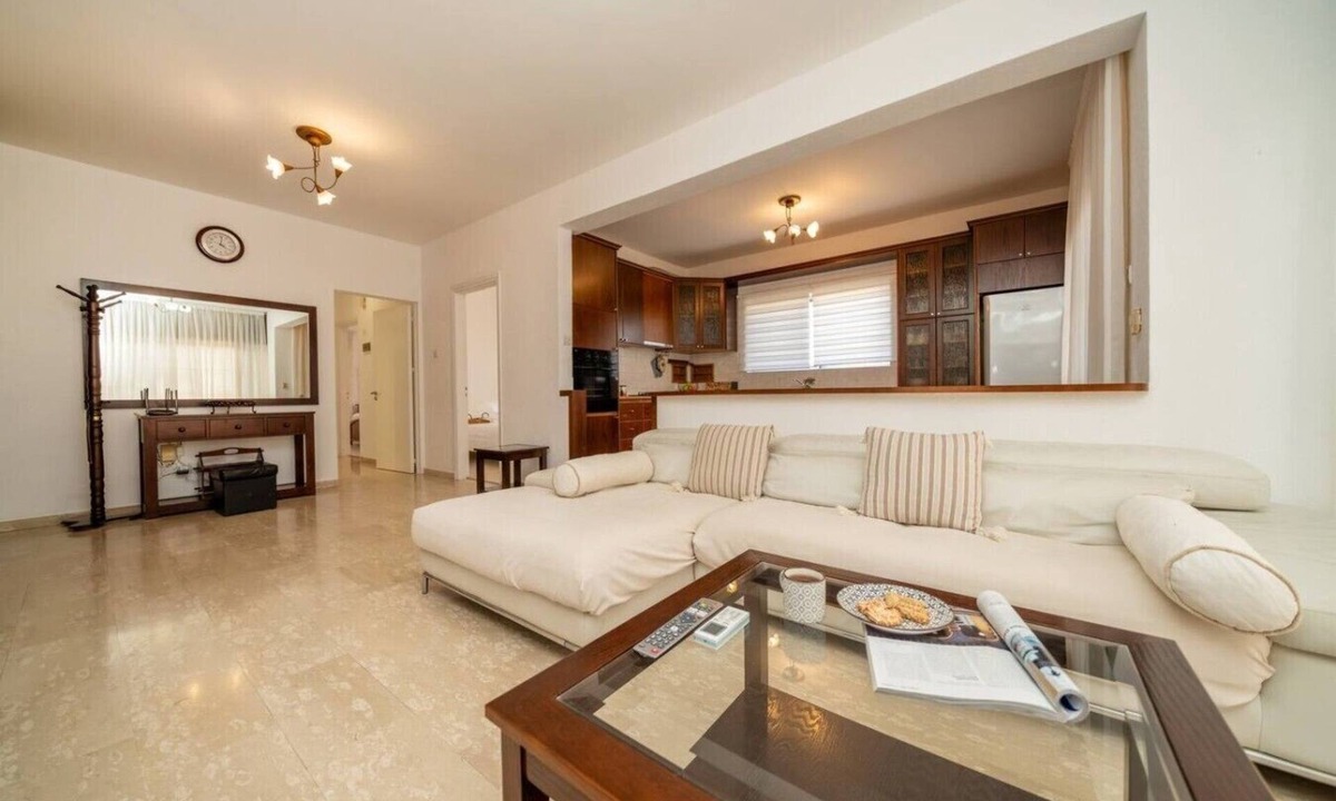 Neapolis Apartment | 3 bedroom flat central, beach, walking streets