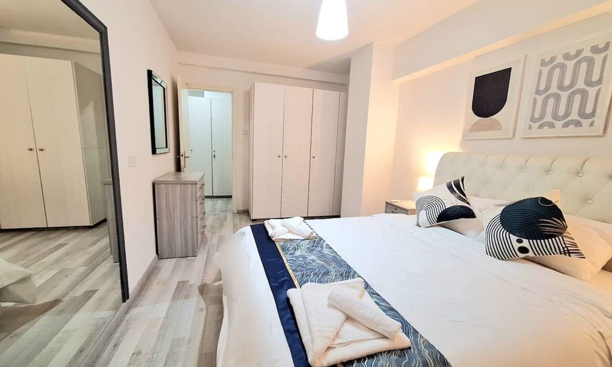 Larnaca City Centre Apartment | Abstract by the Sea, Cozy Family Apartment Finikoudes