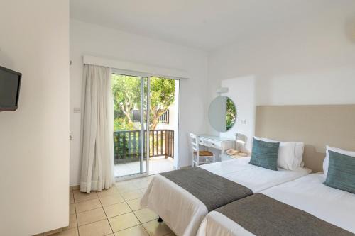 Chlorakas Hotel | Akti Beach Hotel & Village Resort