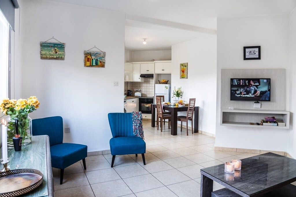 Universal Apartment | Artemis Cynthia One bedroom apartment