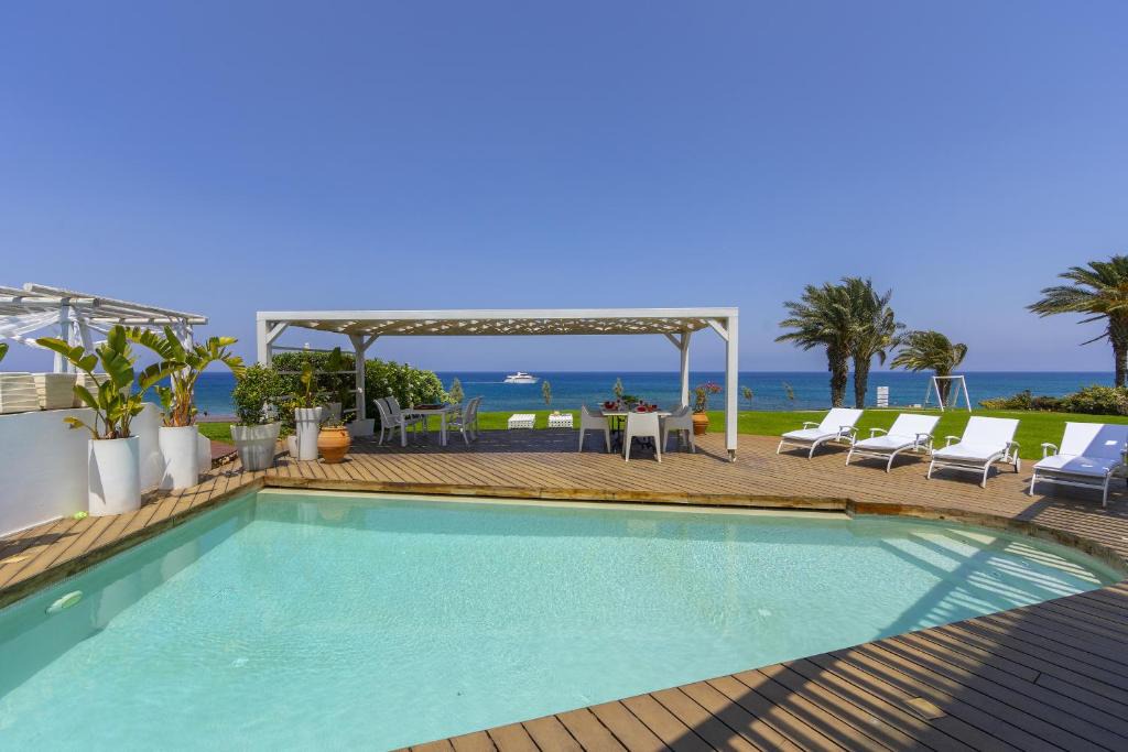 Pernera Villa | Beachfront Dream Villa
