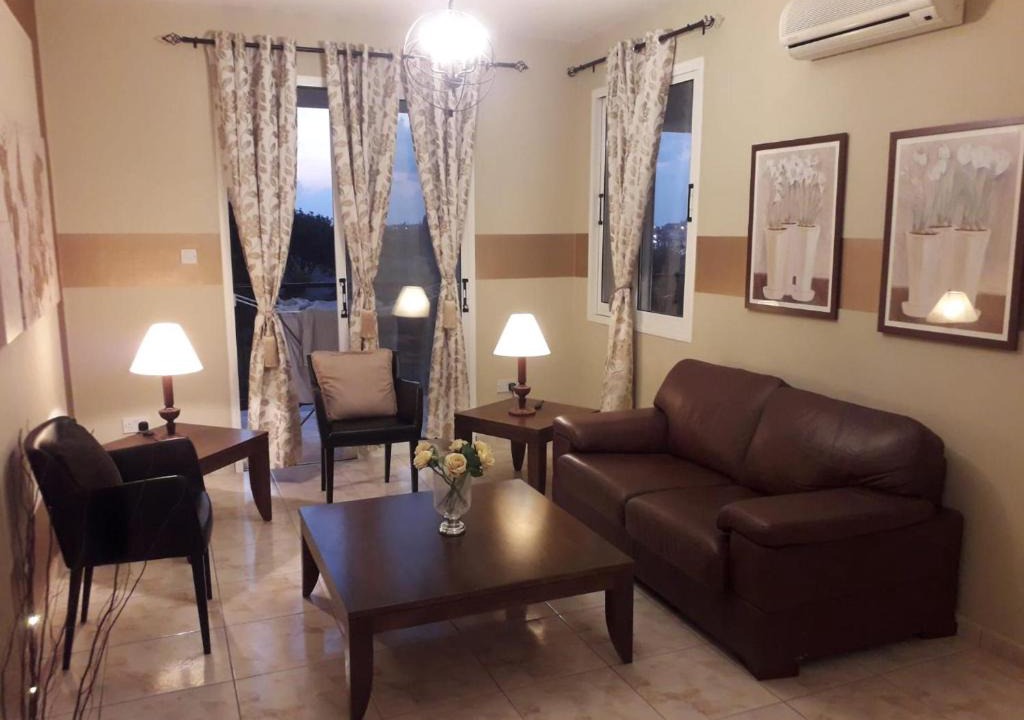 Old Town Apartment | Beautiful Apartment with pool in Paphos Cyprus
