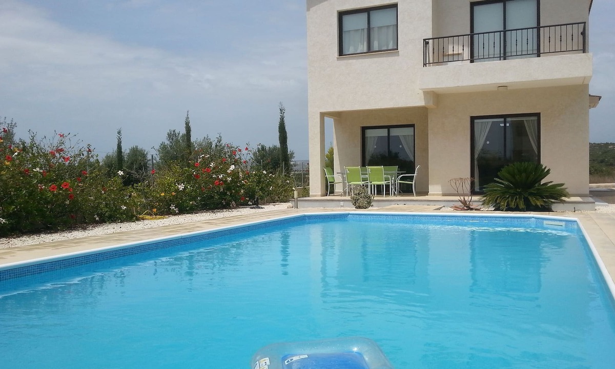 Kouklia Villa | Beautiful Golf Villa With Private Pool And Sea Views, Car Included!