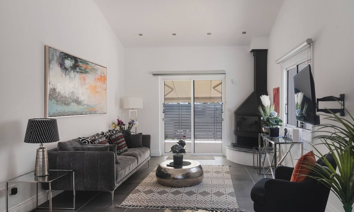 Paphos Apartment | Botanical Art House by Staycom