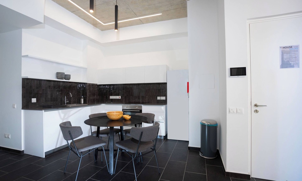 Historical Center Apartment | Bridge House 202 - 2BR Modern Apt close to the beach and city centre