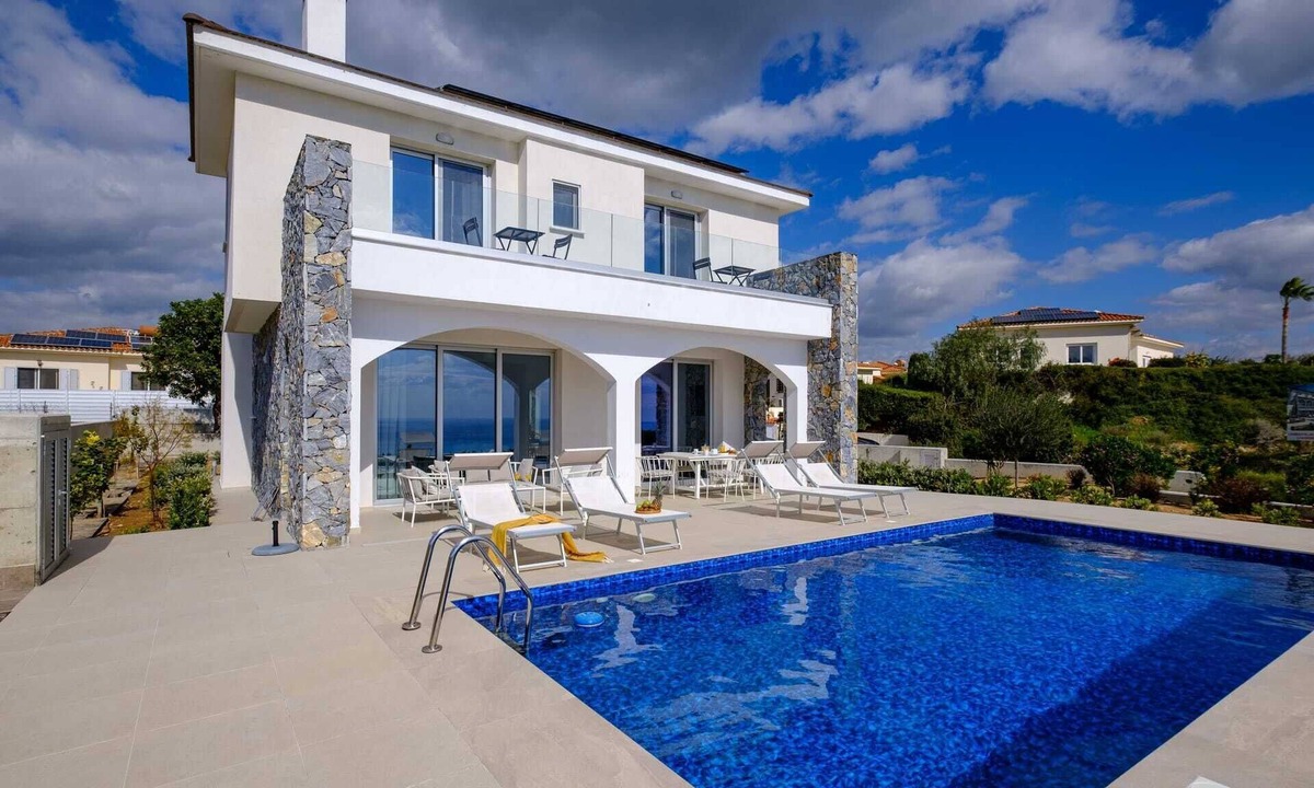 Pissouri Villa | Cavo Aspro - Panoramic Views 3-bed Villa by Nomads