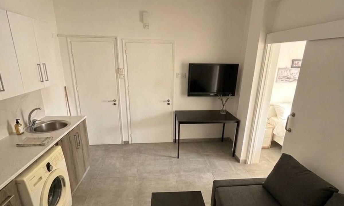Larnaca City Centre Apartment | Central Larnaca apartment - AC, WiFi & short walk to the beach