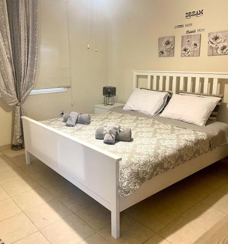 Oroklini House | Charming Oroklini Penthouse with Ocean Views and Private Parking