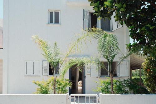 Chlorakas House | Chlorakas Coastal Home 3 Bed, Steps to the Sea