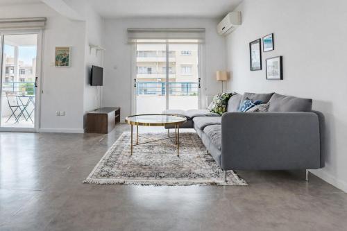 Acropolis Apartment | Cosy Bright 2BR Balcony Suite in Central Nicosia