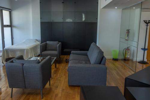 Strovolos Apartment | Cosy & Bright European Uni Apt