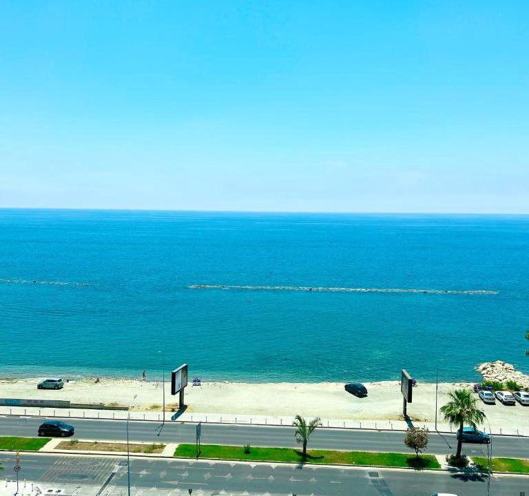 Germasogeia Apartment | Del Mar Beachfront 3 Bedroom 'C' Residence
