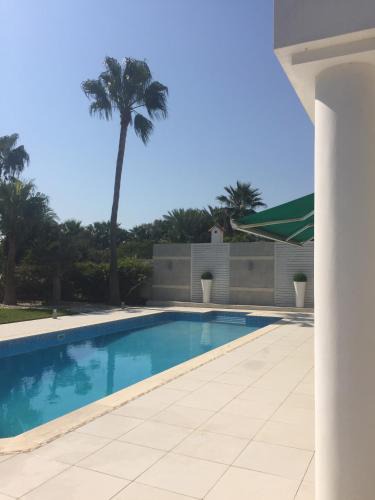 Pervolia Villa | Deluxe First Line Villa