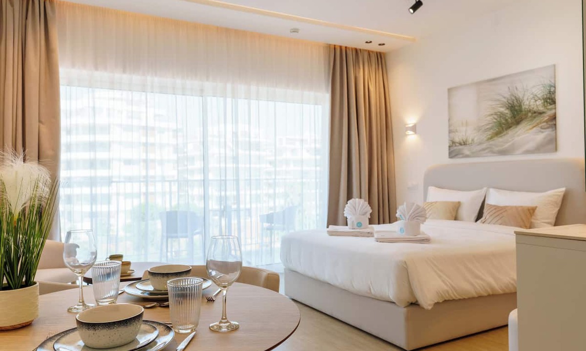 Larnaca Hotel | Dinglis Beach Hotel Apartments