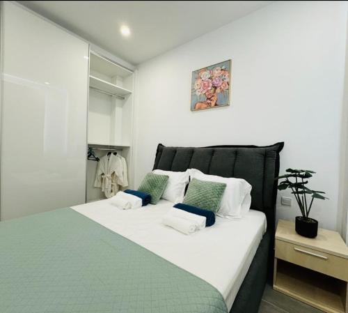 Universal Apartment | Elysia Park 7- 2 Modern Bedrooms Apartment , Pool, Gym, City Center