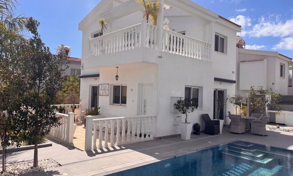 Ayia Napa Villa | Escape to a stunning luxury villa just a short stroll to the famous Nissi Beach.