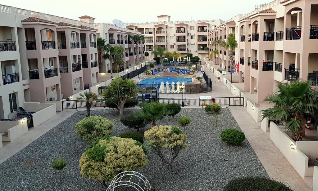 Paphos Apartment | First floor, 2 bedroom apartment F102, pool view & FREE WIFI