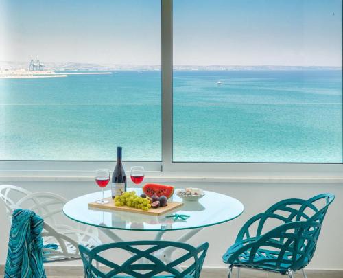 Skala Apartment | Front-Row - Skyline Retreat - Pool Access