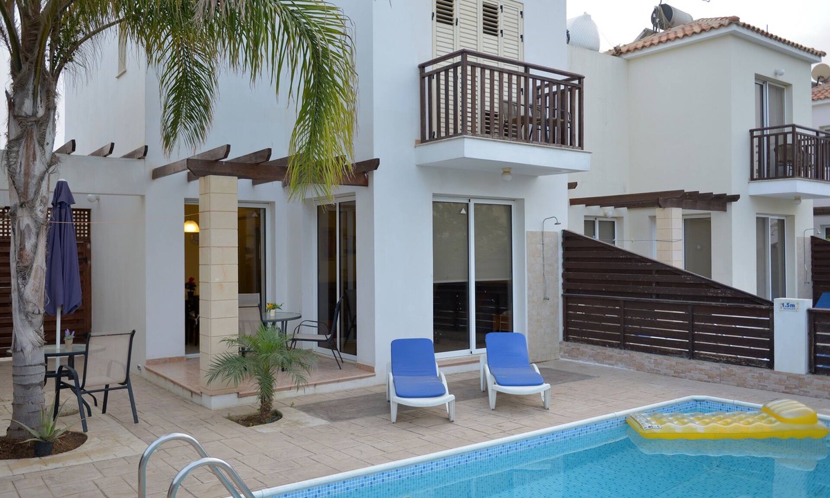 Pernera Villa | GOOFY, 2 bedroom villa, CAR, POOL, WiFi, near pernera center, near beach