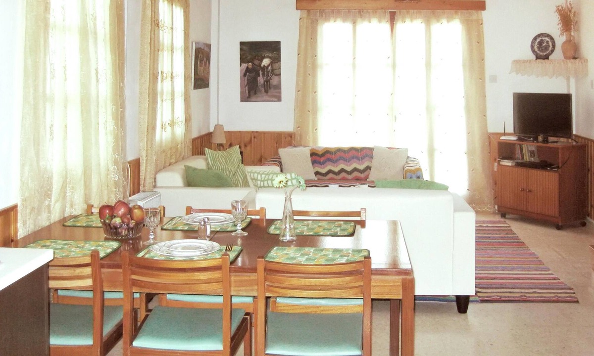 Kritou Tera House | Homerez - Spacious house 10 km away from the beach for 6 ppl. with swimming-pool