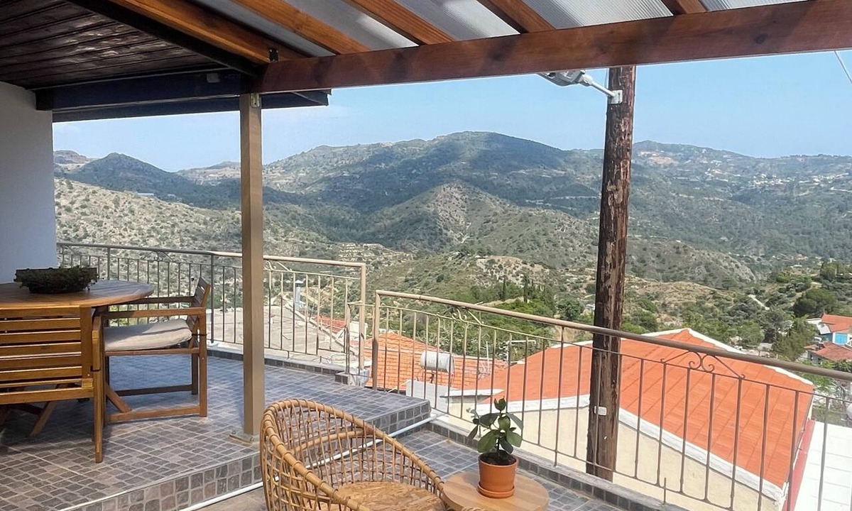Politiko House | House of Light, Mountain Retreat