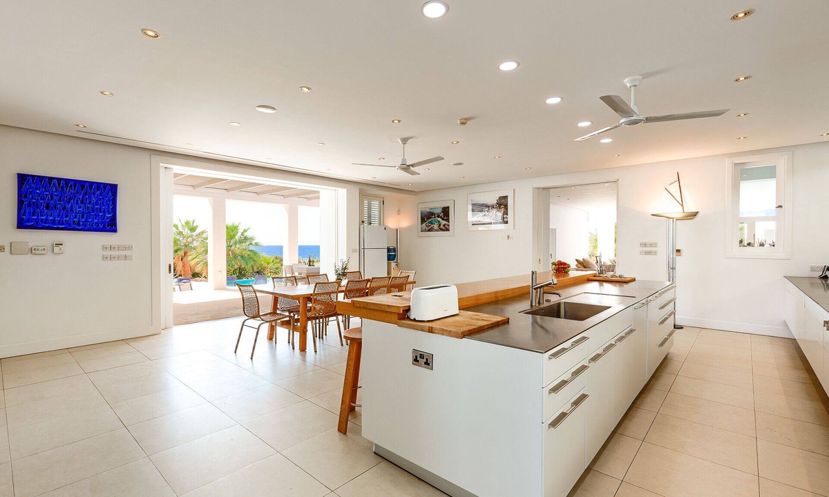 Agios Georgios Pegeias Villa | HUGE 22MX8M PRIVATE INFINITY POOL, STUNNING SEA VIEWS, ULTRA MODERN, SECLUDED