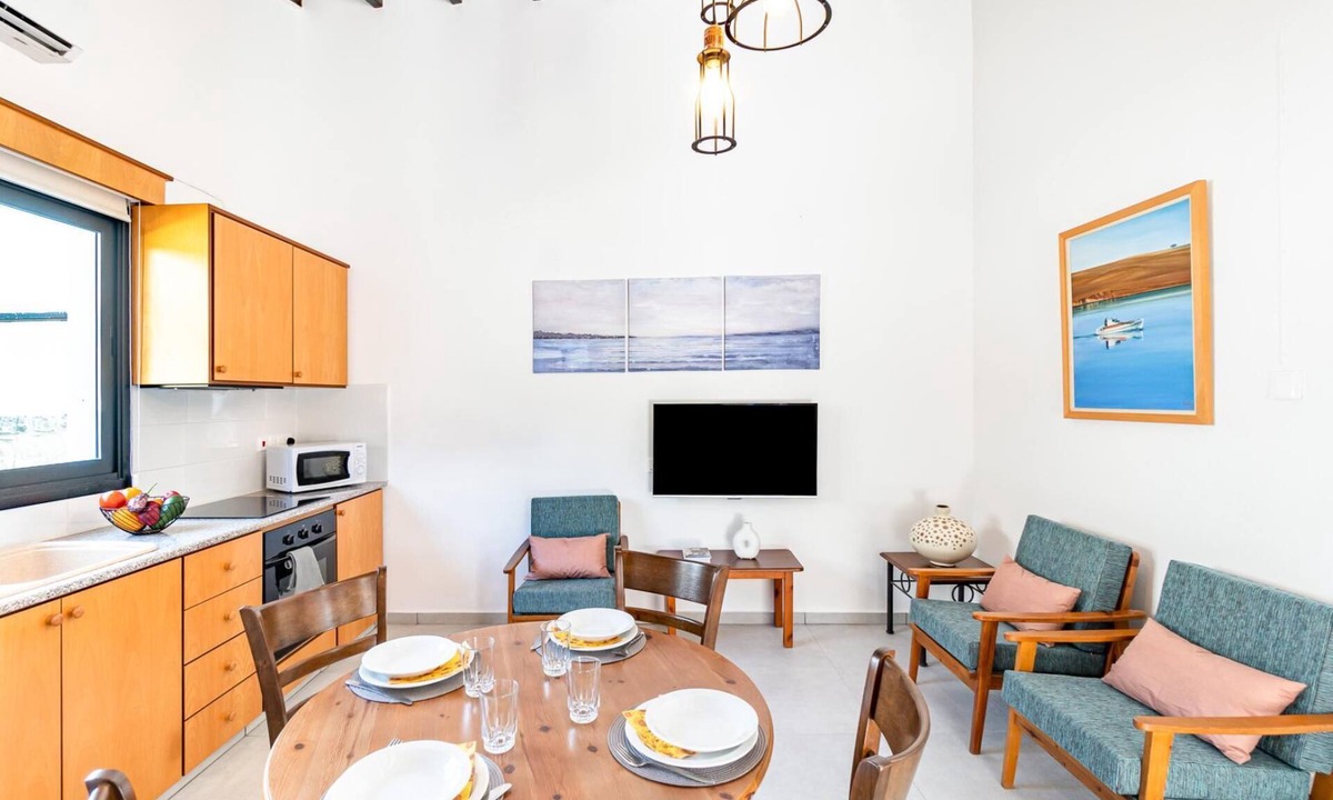Peyia Town Villa | Kamara Boutique Guest Houses - STAVLI by Ezoria Villas