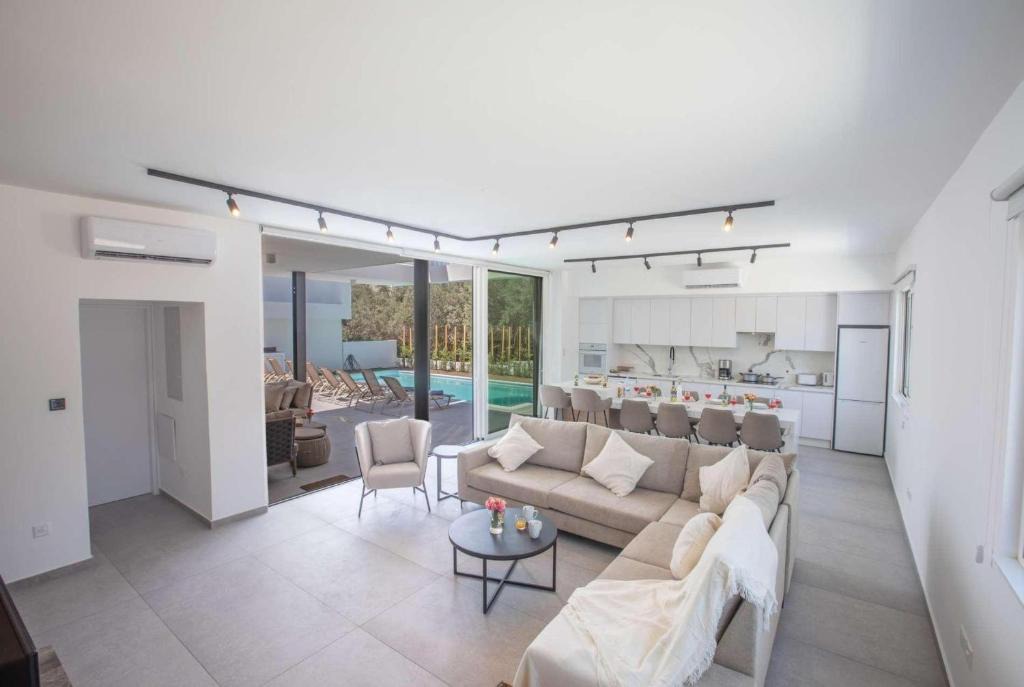 Ayia Napa Villa | Kube 2