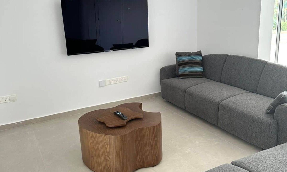 Anarvagos House | Lemonia Modern Maisonette | Fresh 3-BR Family