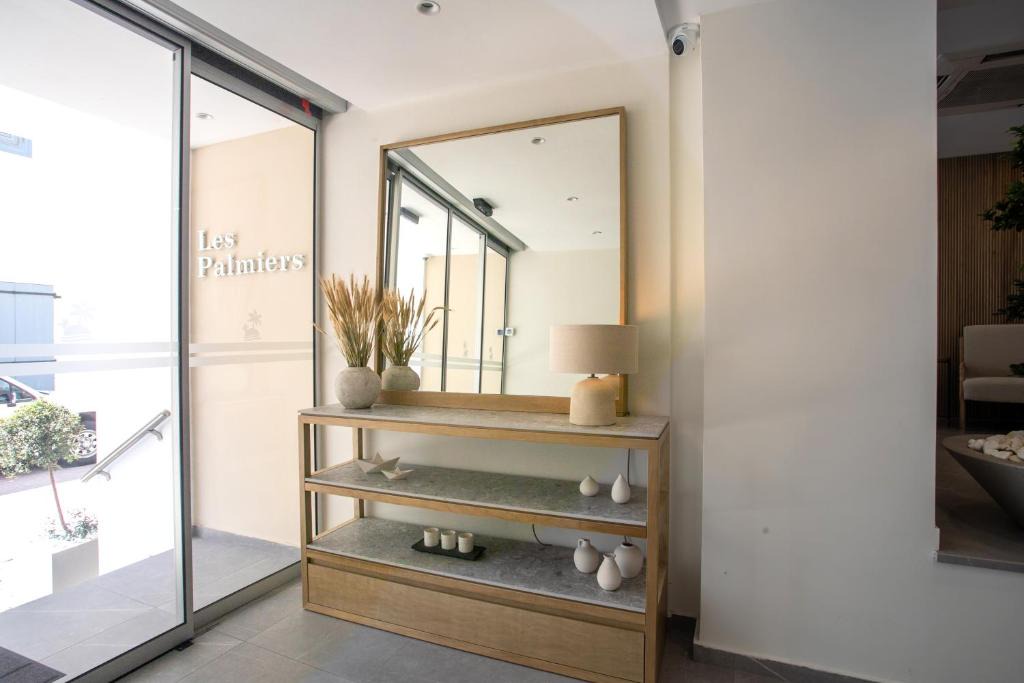 Larnaca City Centre Hotel | Les Palmiers Beach Boutique Hotel & Luxury Apartments