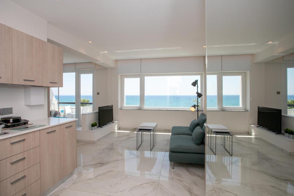 Larnaca City Centre Apartment | Les Palmiers Sunorama Beach Apartments