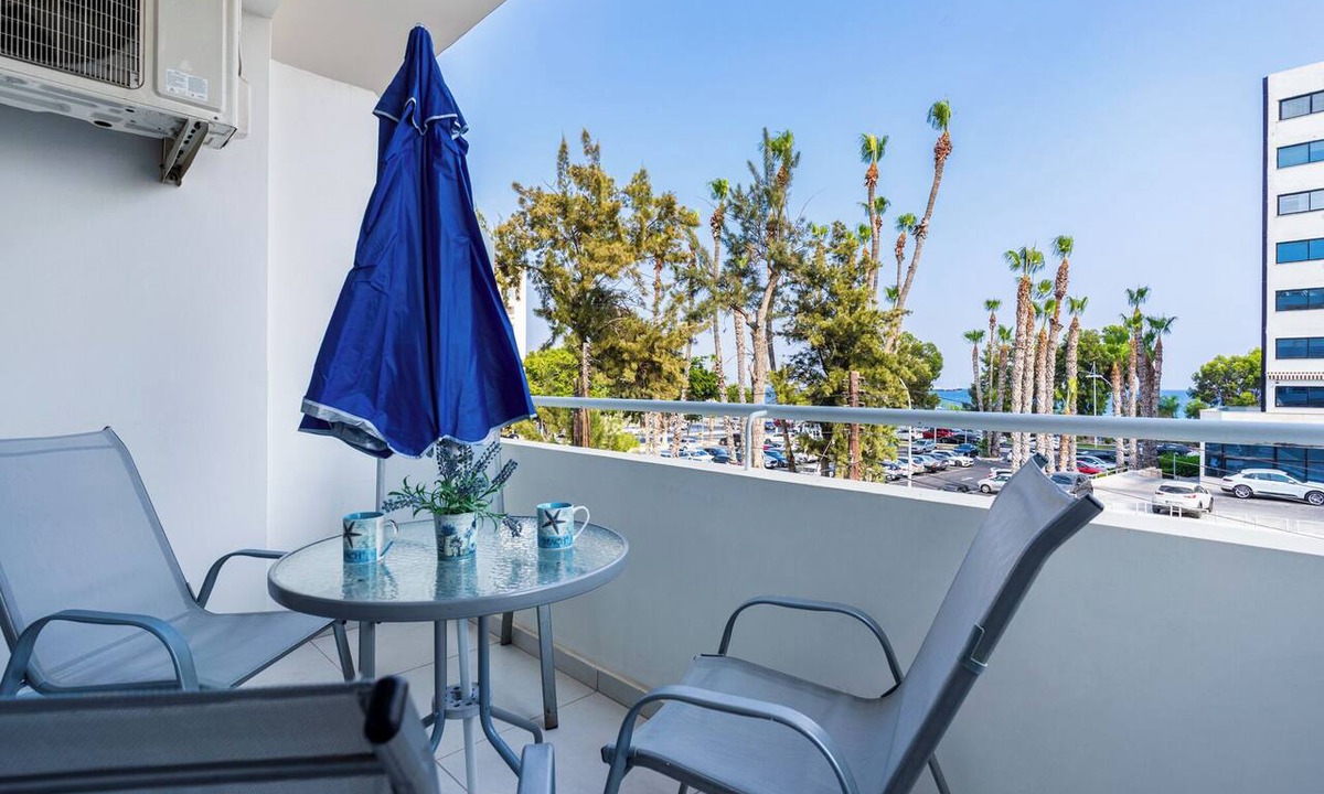 Limassol Apartment | Limassol Seafront Family Suite Beachfront Stay