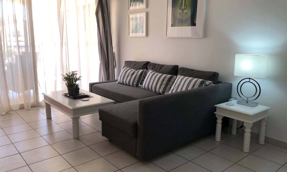 Paphos Apartment | Limnaria: Modern 1 Bed, Pool Views, 5min To Beach