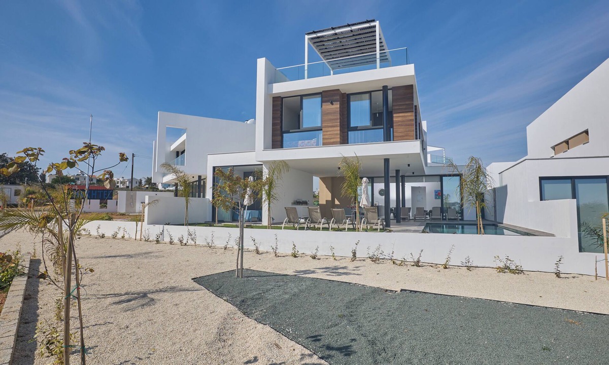 Pernera Villa | Luxury 5 bedroom villa with pool and a roof garden in the center of Protaras