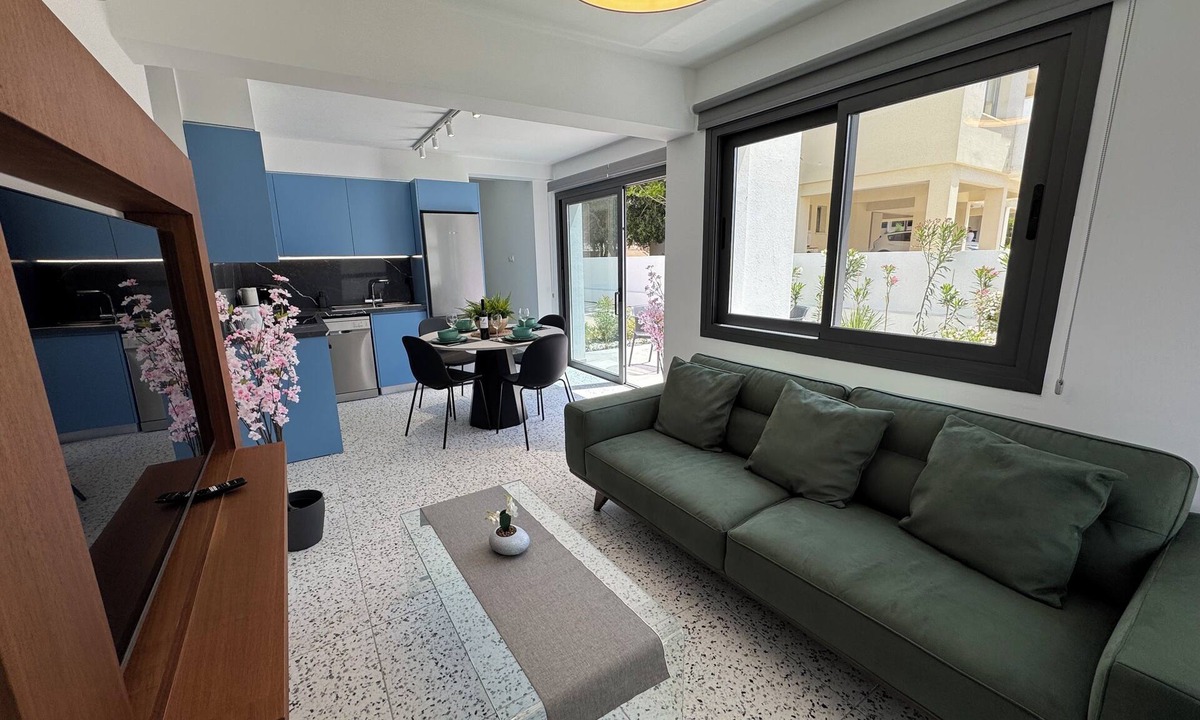 Paphos Apartment | Luxury Two Room Aparment with Terrace 200 Meter to the Sea