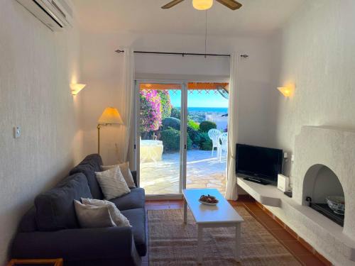 Chlorakas Villa | Mediterranean Cottage, Sea View, Great Location