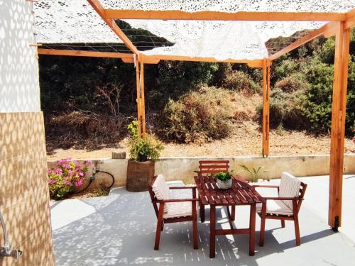 Latsi Apartment | Mediterranean Seaside Authentic Beach House