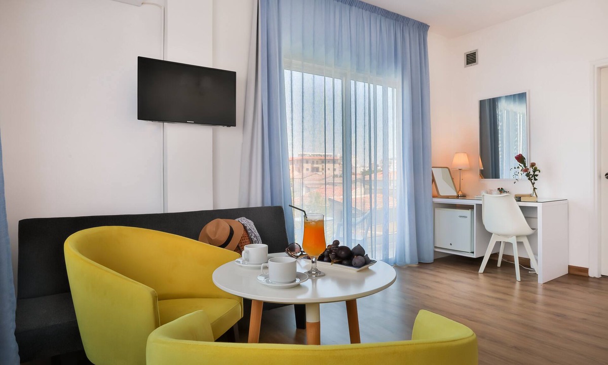 Larnaca City Centre Hotel | Mikes Kanarium Hotel