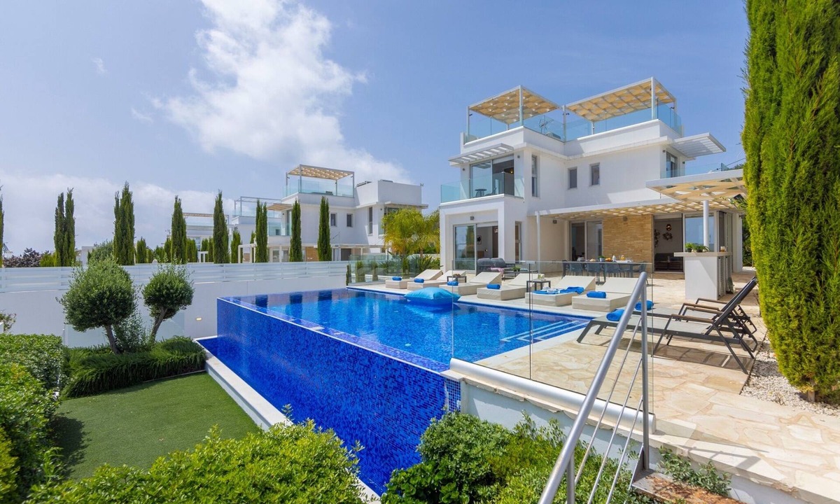 Protaras Villa | Milos lifestyle 5 bedroom villa