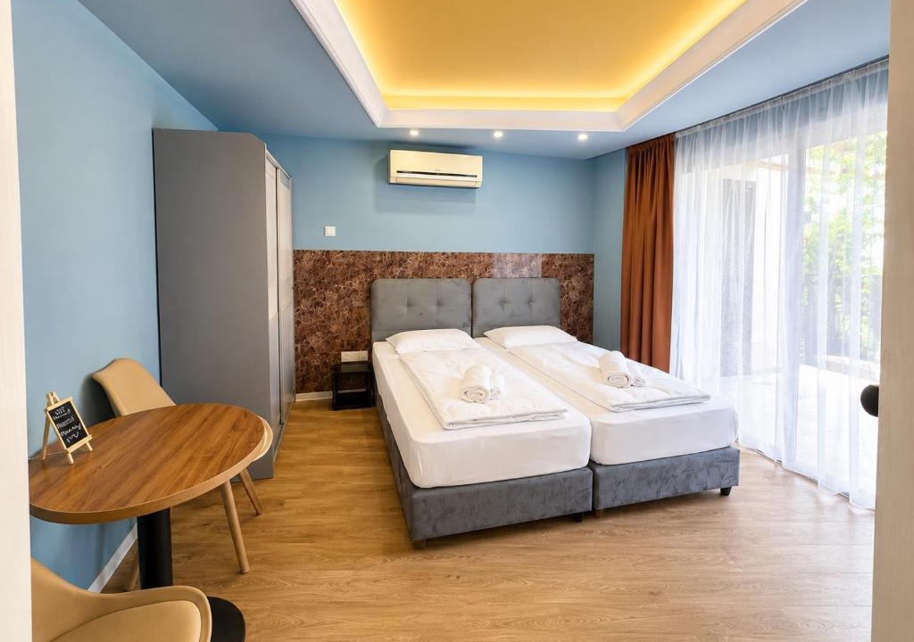 Limassol Apartment | Modern Studio Nr5 private Kitchenette and Bathroom