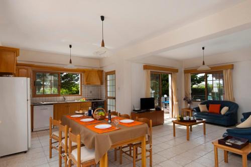 Pegeia Resort | Panareti Coral Bay Villas