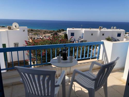 Chlorakas Apartment | Paphos - 2 Bed Apt, Amazing Sea Views, Pool, 15 Min Walk to Beach