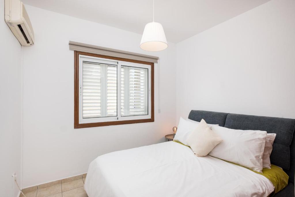 Oroklini Apartment | Pebble Beach Apartment