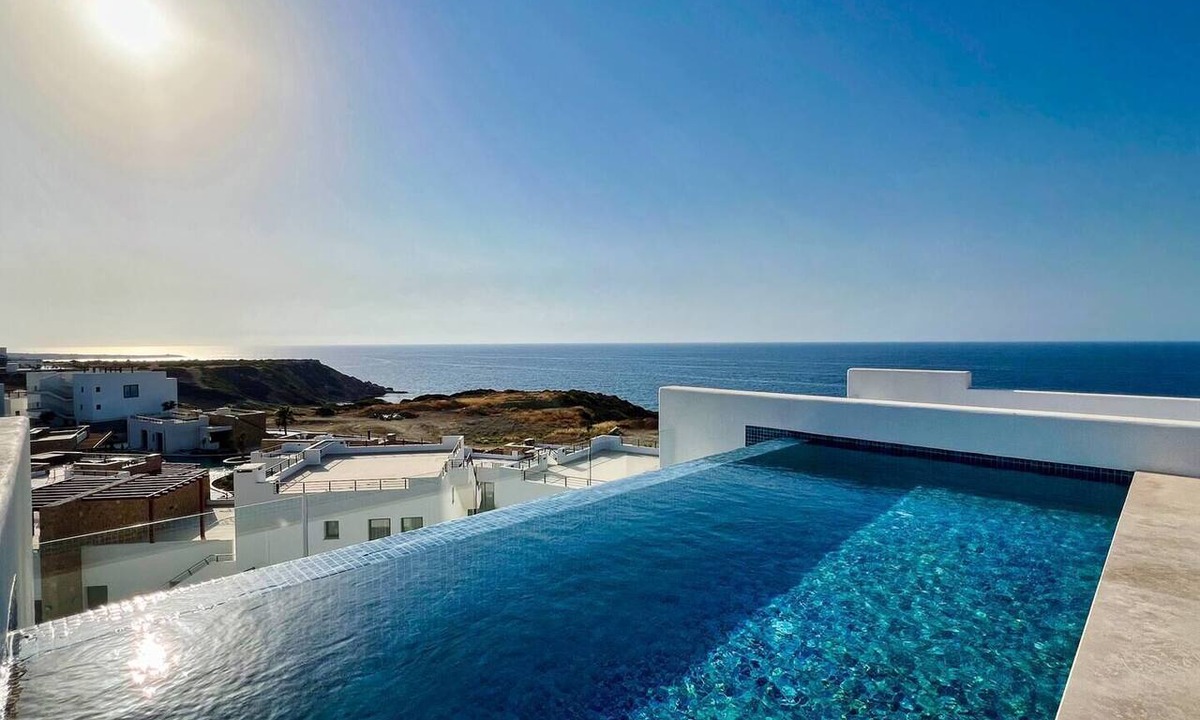 Bahceli Apartment | Penthouse | Rooftop Pool · Sea View · 3BR · Beach & Spa