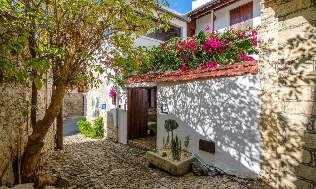 Laneia Cottage | Phaedrus Living: Lania Traditional Cottage