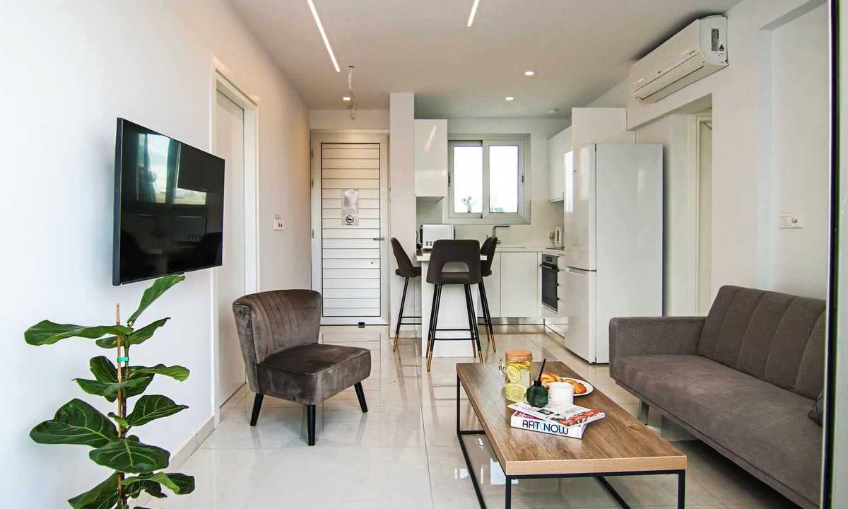 Paphos Apartment | Phaedrus Living: Seaside Executive Flat Harbour 101